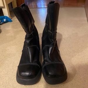 Beautiful black boots🖤